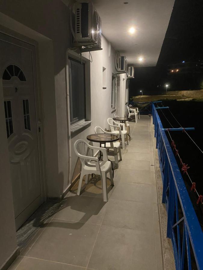 Eleni'S Holiday Rooms Химара Экстерьер фото