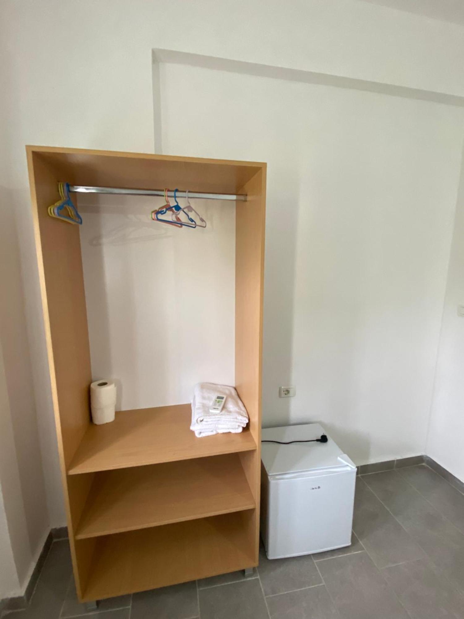 Eleni'S Holiday Rooms Химара Экстерьер фото