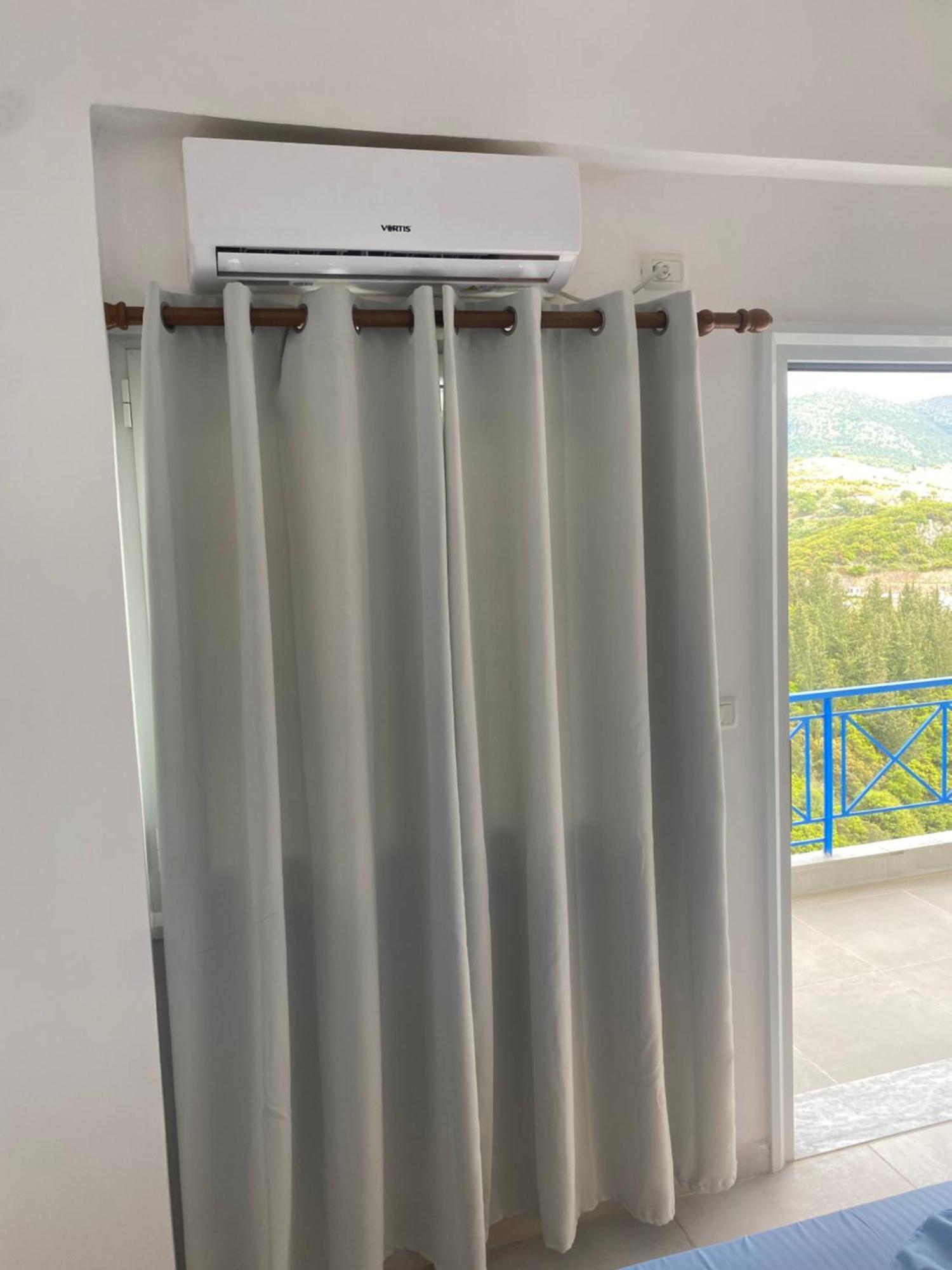 Eleni'S Holiday Rooms Химара Экстерьер фото